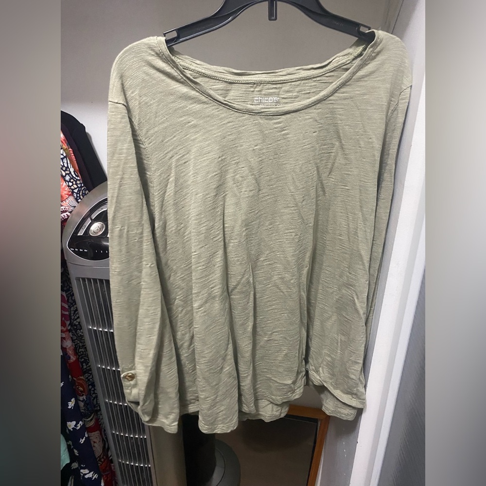 Chico’s green long sleeve green shirt